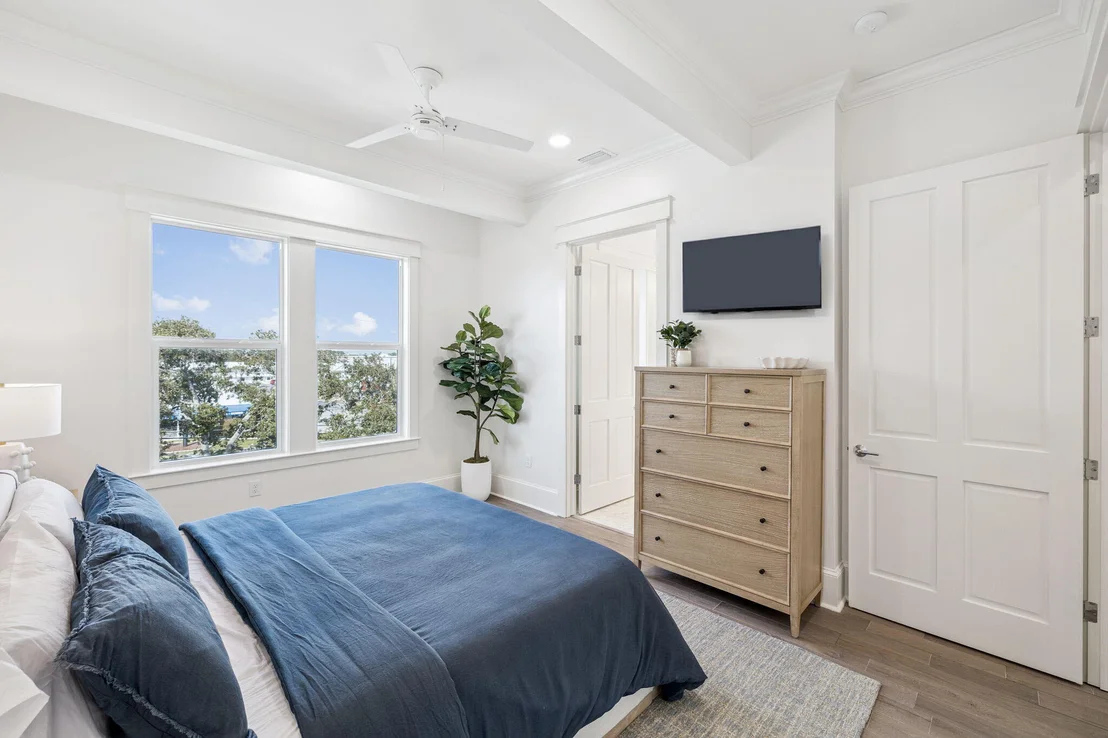 Photo of 714 Harbor Boulevard