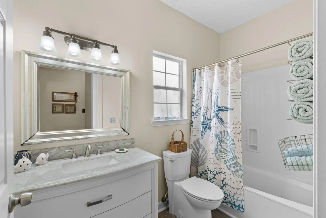 Photo of 180 Bonaire Boulevard