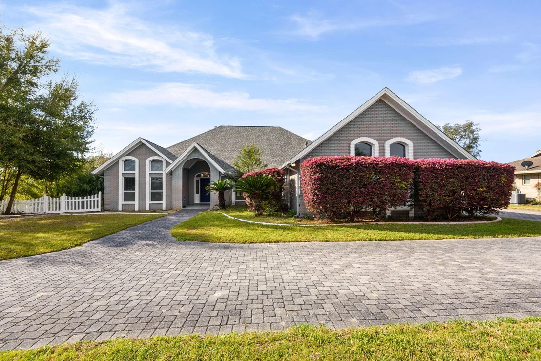 Photo of 83 Lake Lorraine Circle