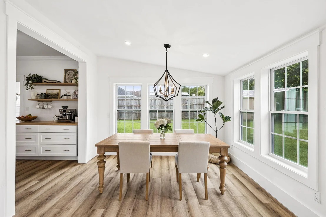Photo of 1025 Forest Shore Drive
