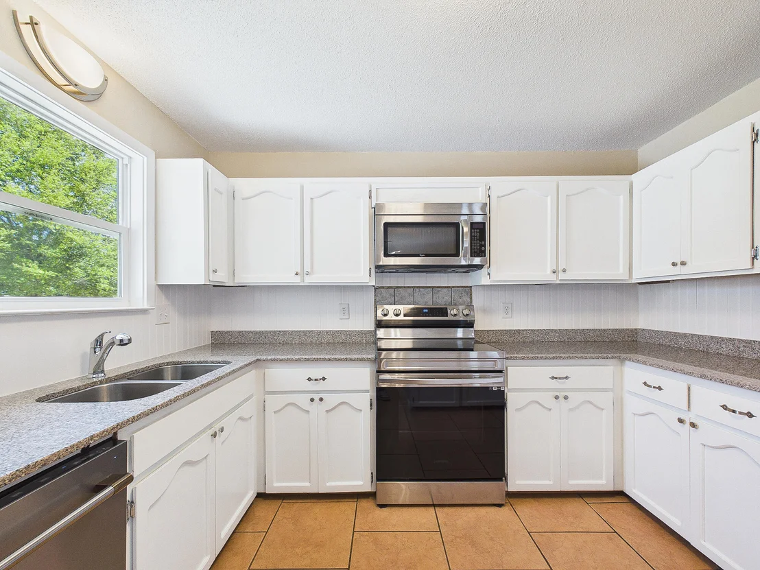 Photo of 3284 Fairview Avenue