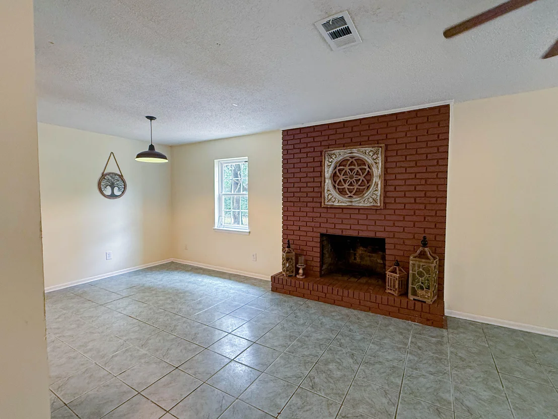Photo of 5703 Old River Road