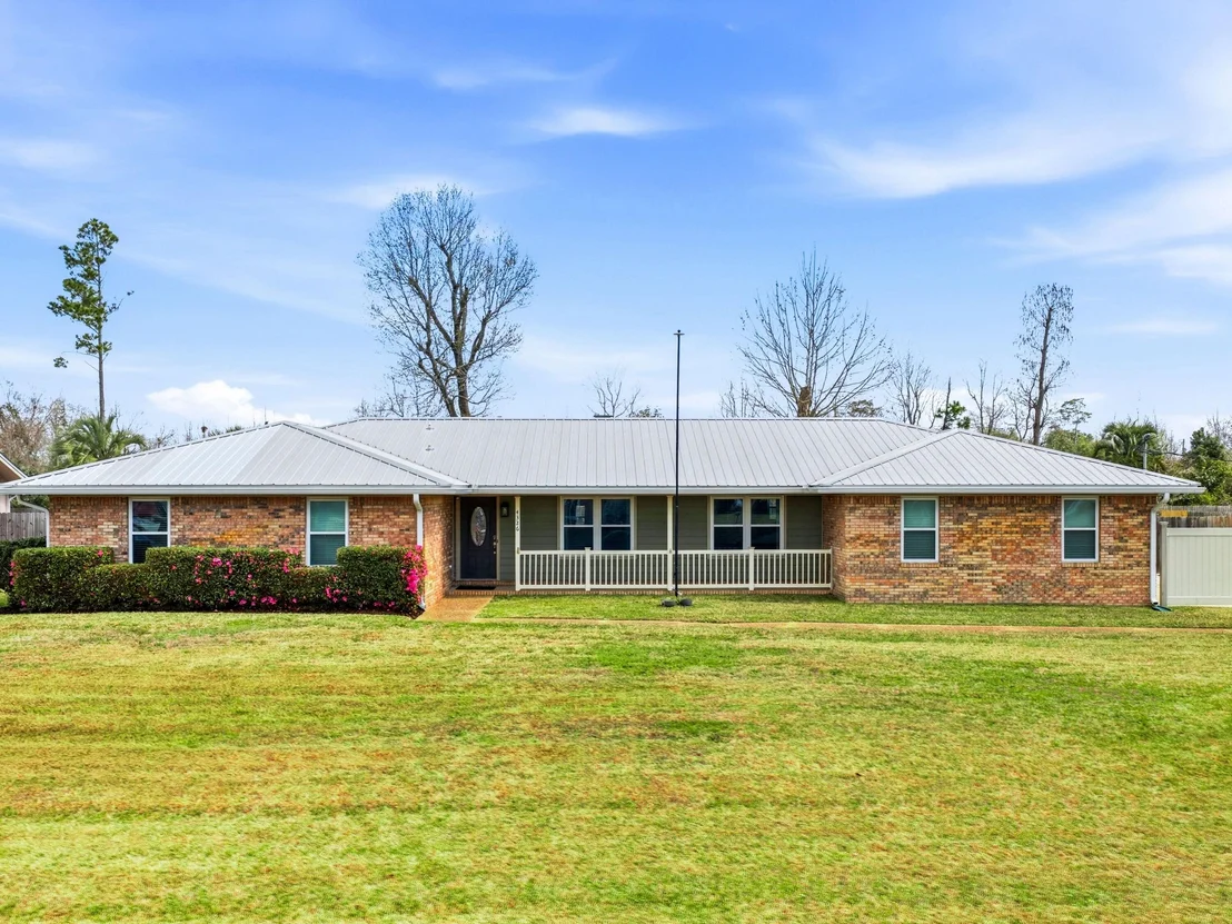 Photo of 4326 Pine Tree Lane
