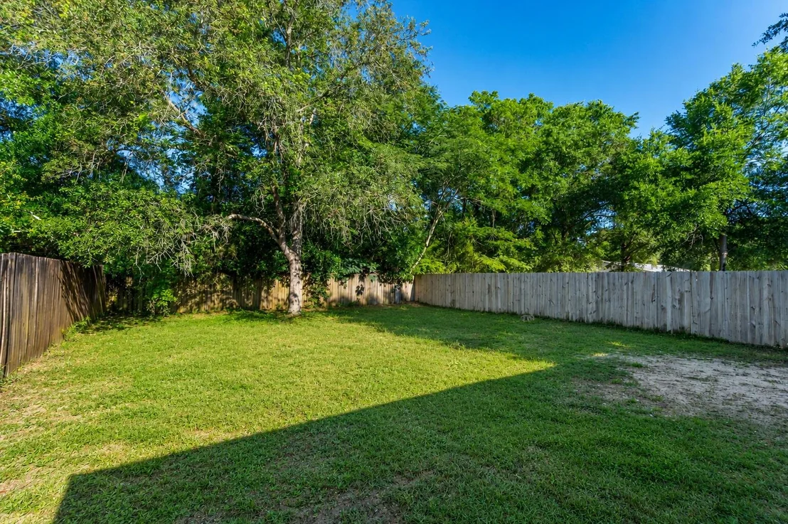 Photo of 5134 S Lake Drive