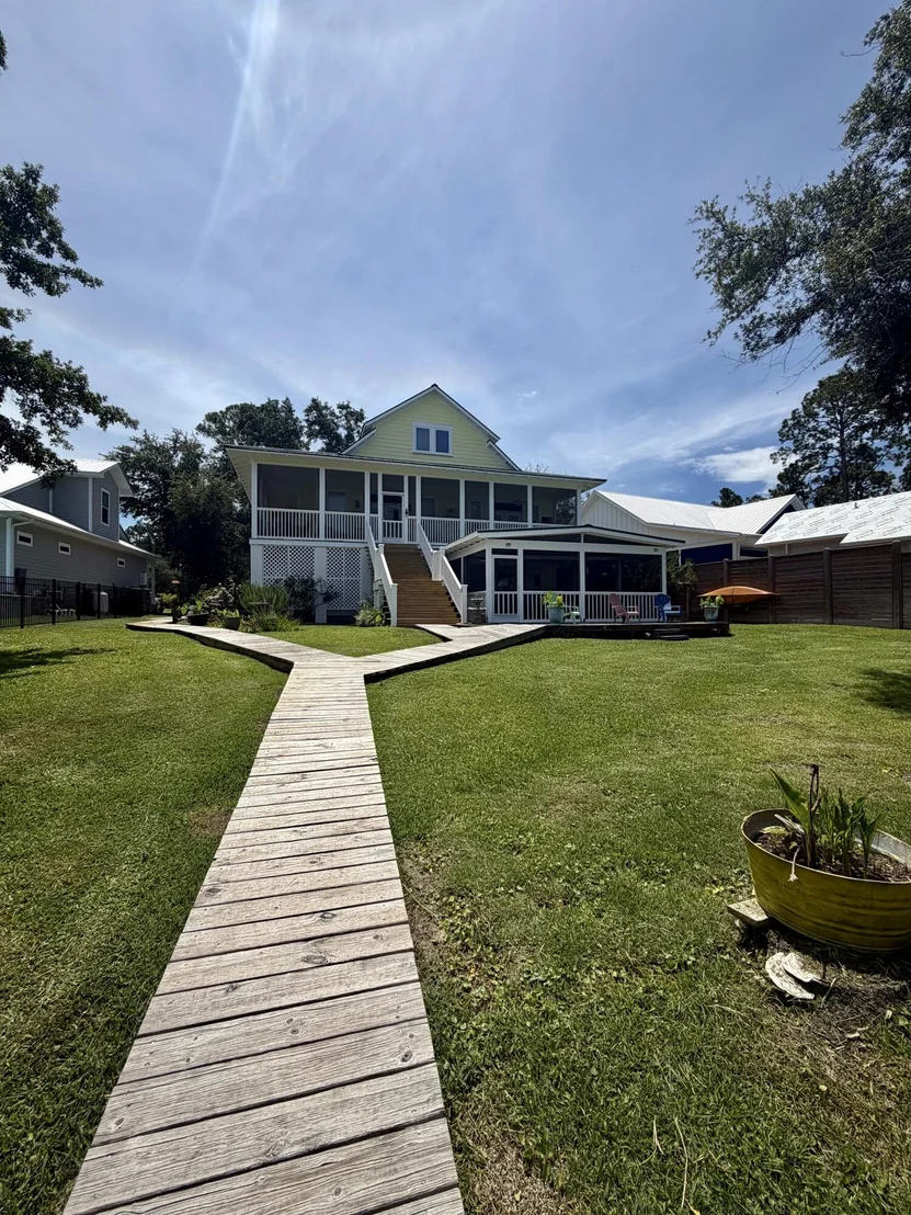 Photo of 1422 Lagrange Road