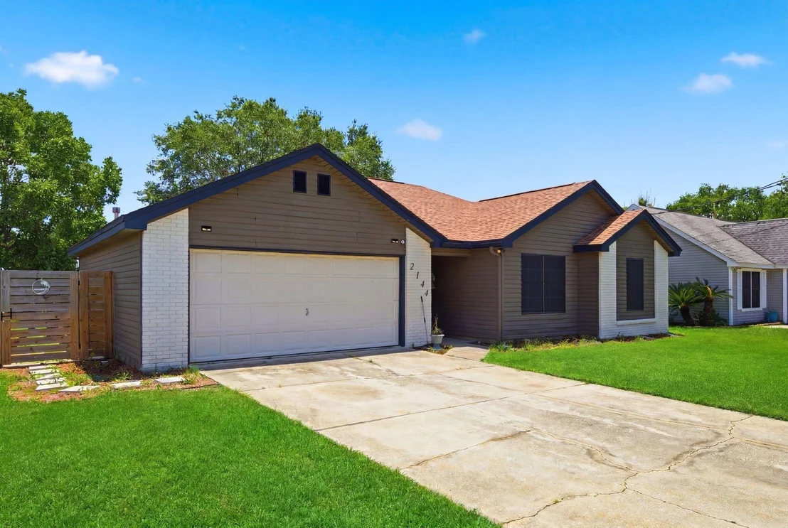 Photo of 2144 Estate Circle