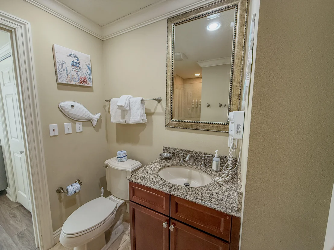 Photo of Unit W1021 at 10 Harbor Boulevard