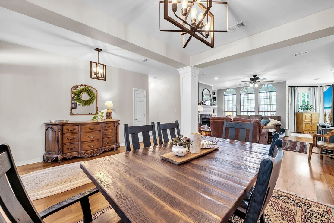 Photo of 4423 Windlake Drive