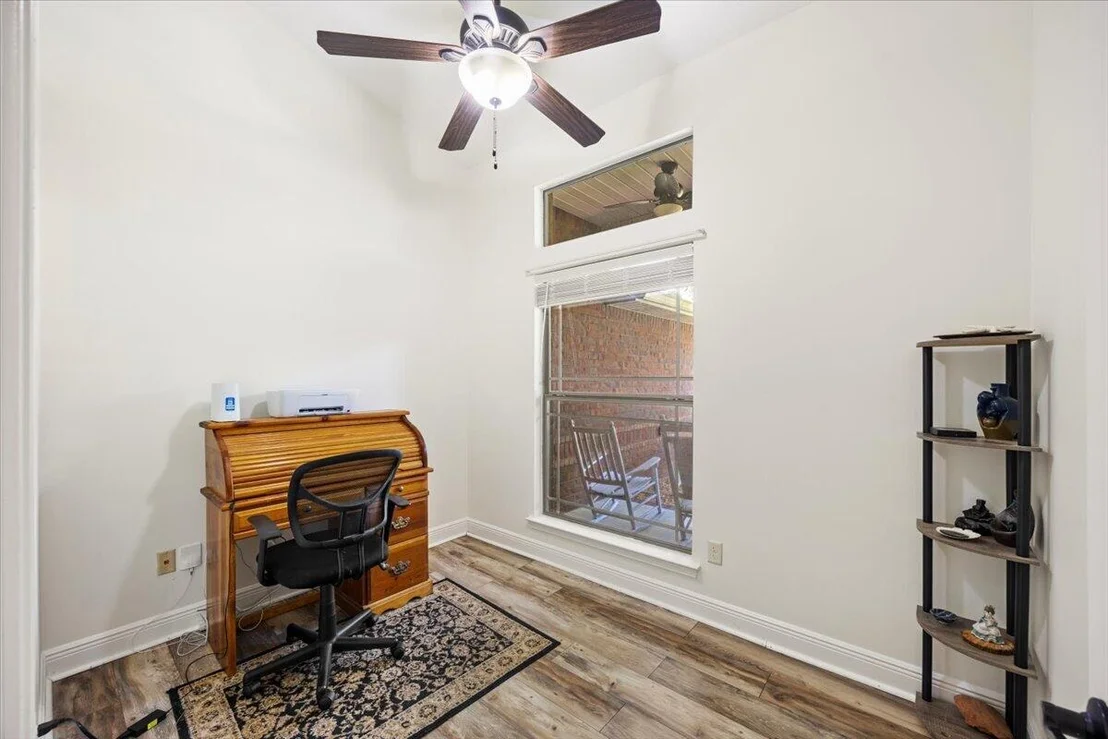 Photo of 2296 Valley Road