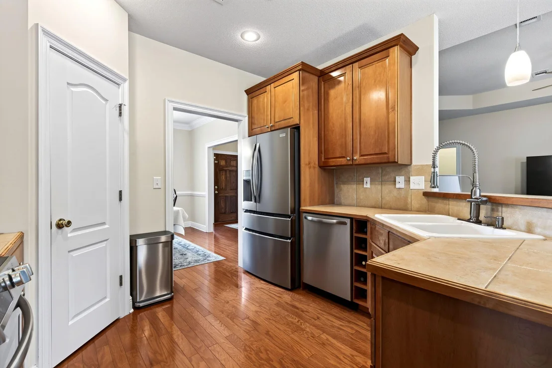 Photo of 601 W Lynn Brook