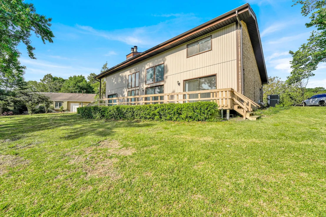 Photo of 645 Carr Drive