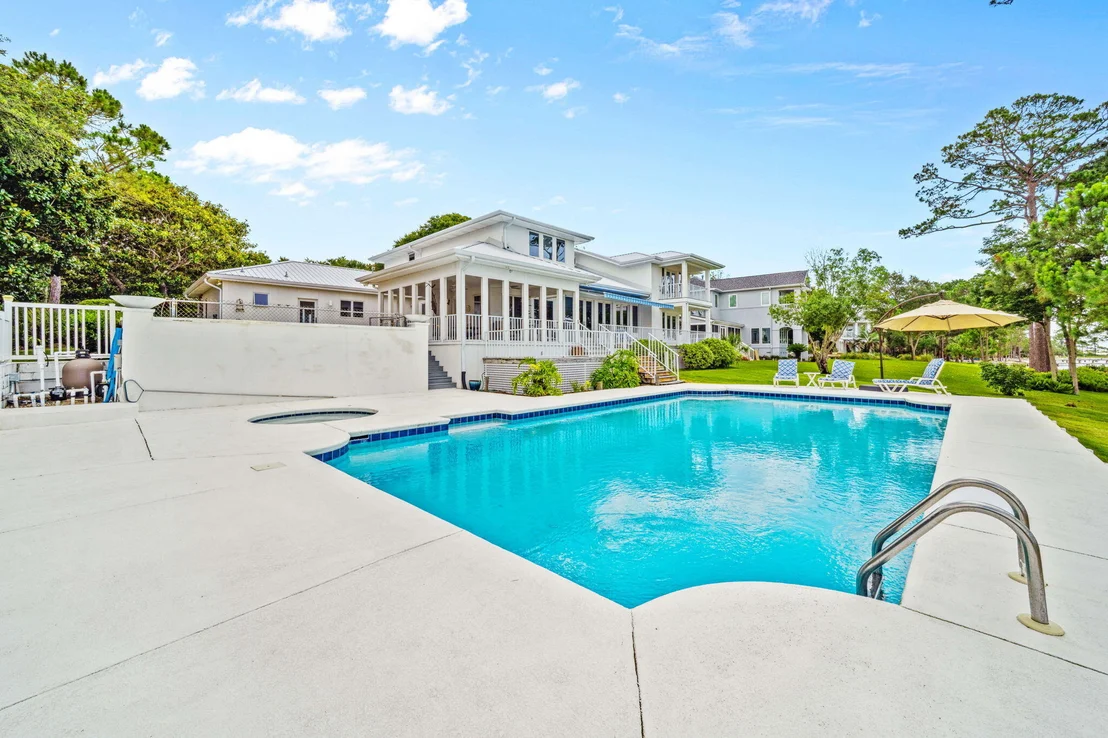 Photo of 458 Parish Boulevard