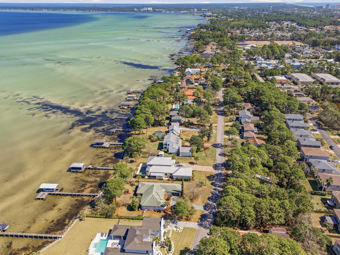 Photo of 186 Bayshore Drive