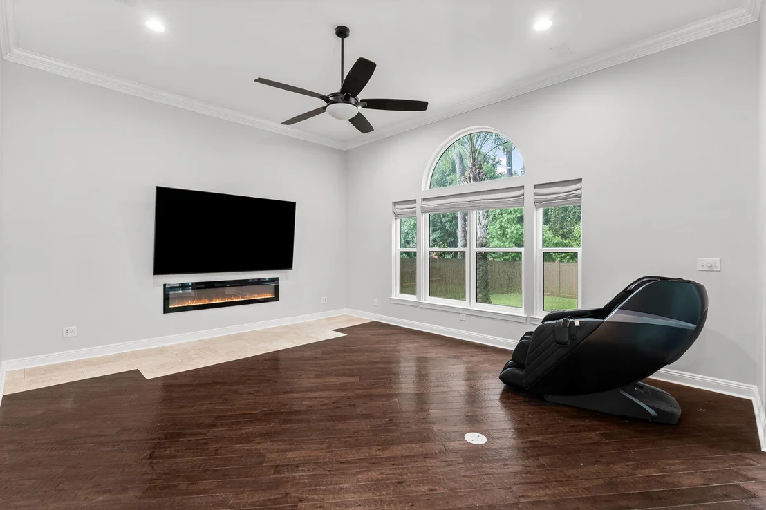 Photo of 156 Baywinds Drive
