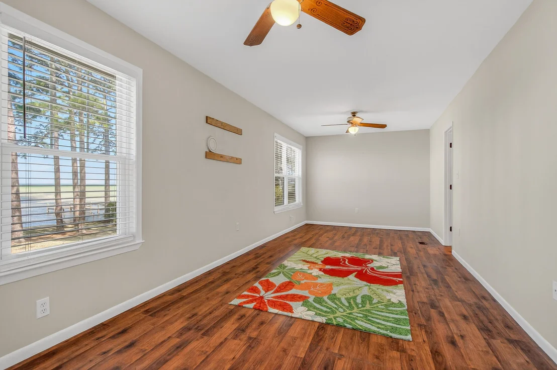 Photo of 186 Bayshore Drive