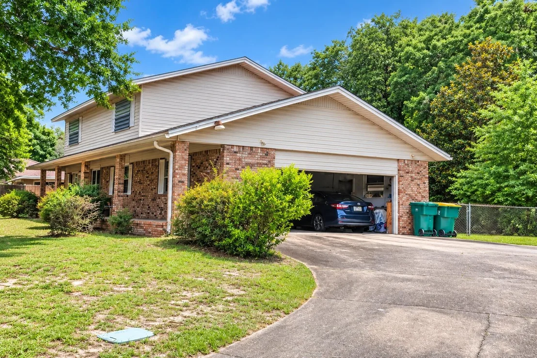 Photo of 1005 Pine Lake Drive