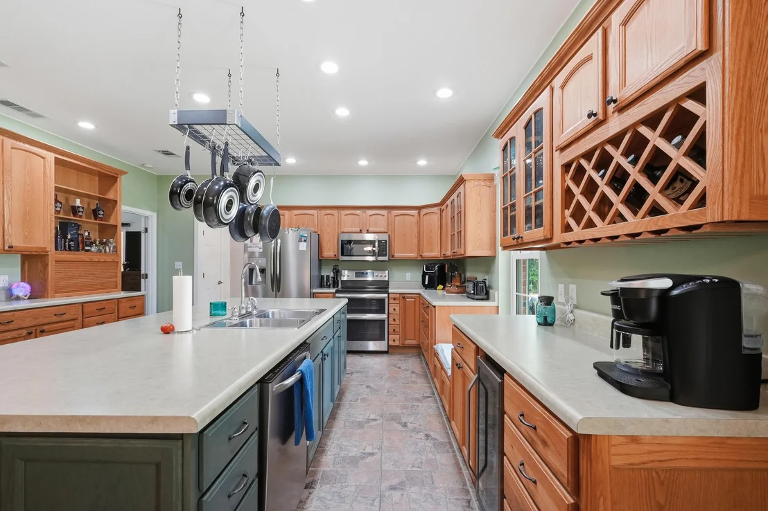 Photo of 4063 Lakeview Drive