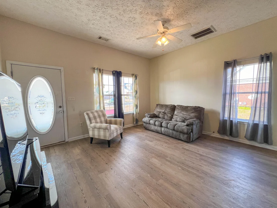Photo of 501 Tropical Way
