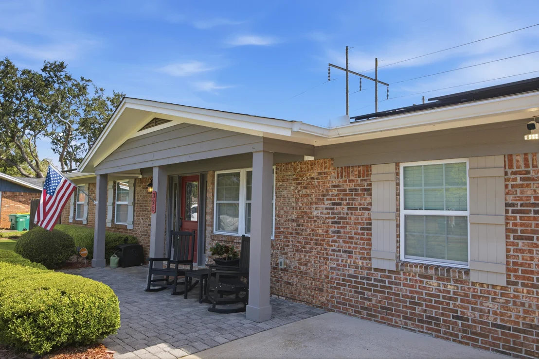 Photo of 325 Echo Circle
