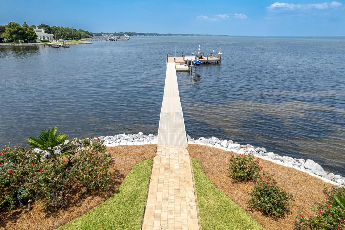 Photo of 4300 Breakwater Drive