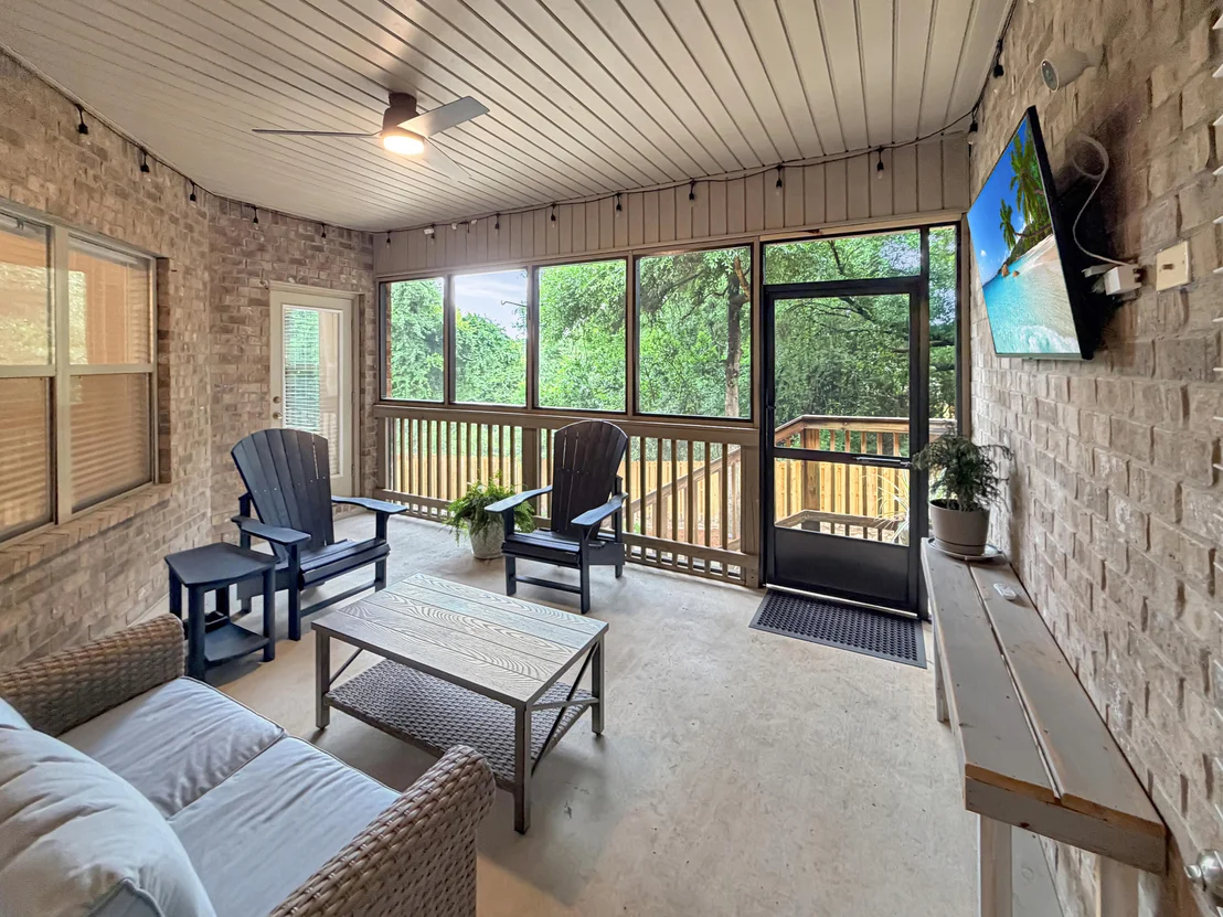 Photo of 616 Red Fern Road