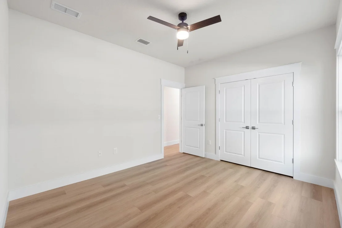 Photo of 1370 Central Parkway