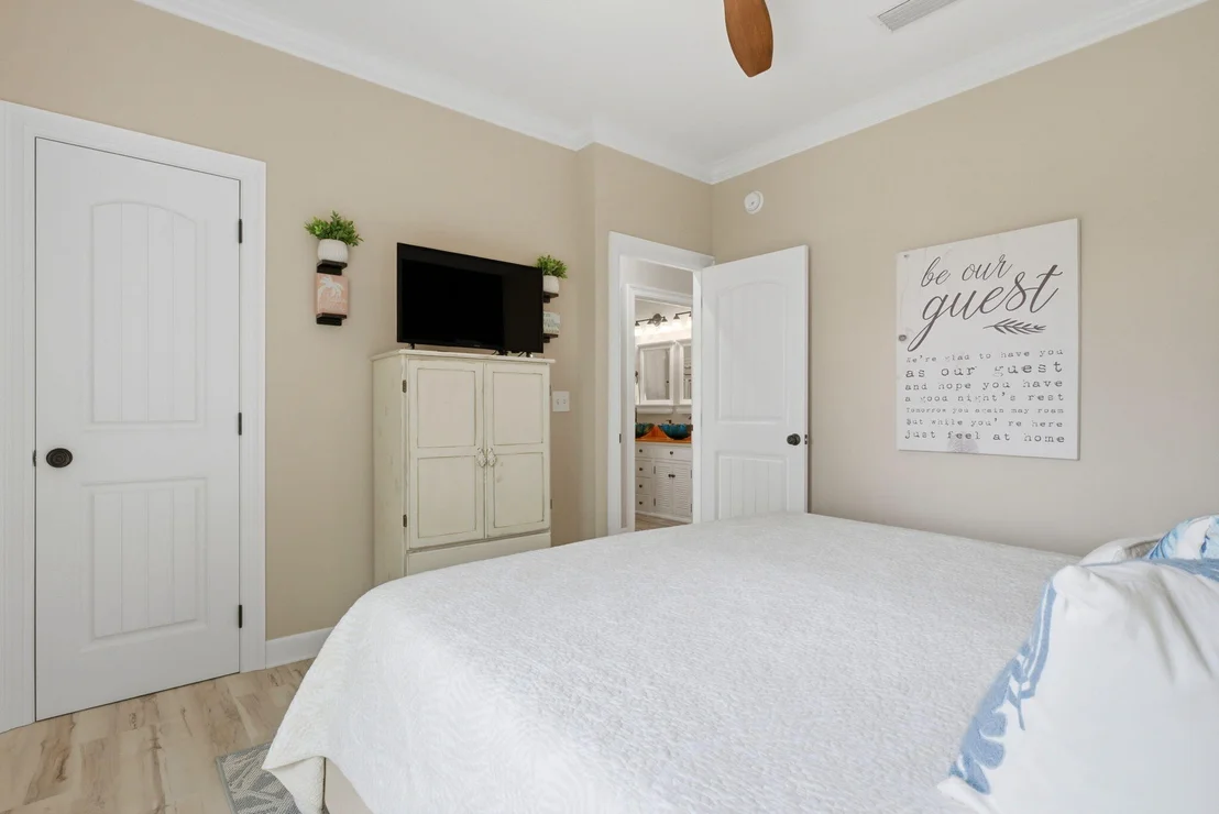 Photo of 1468 Bermuda Drive