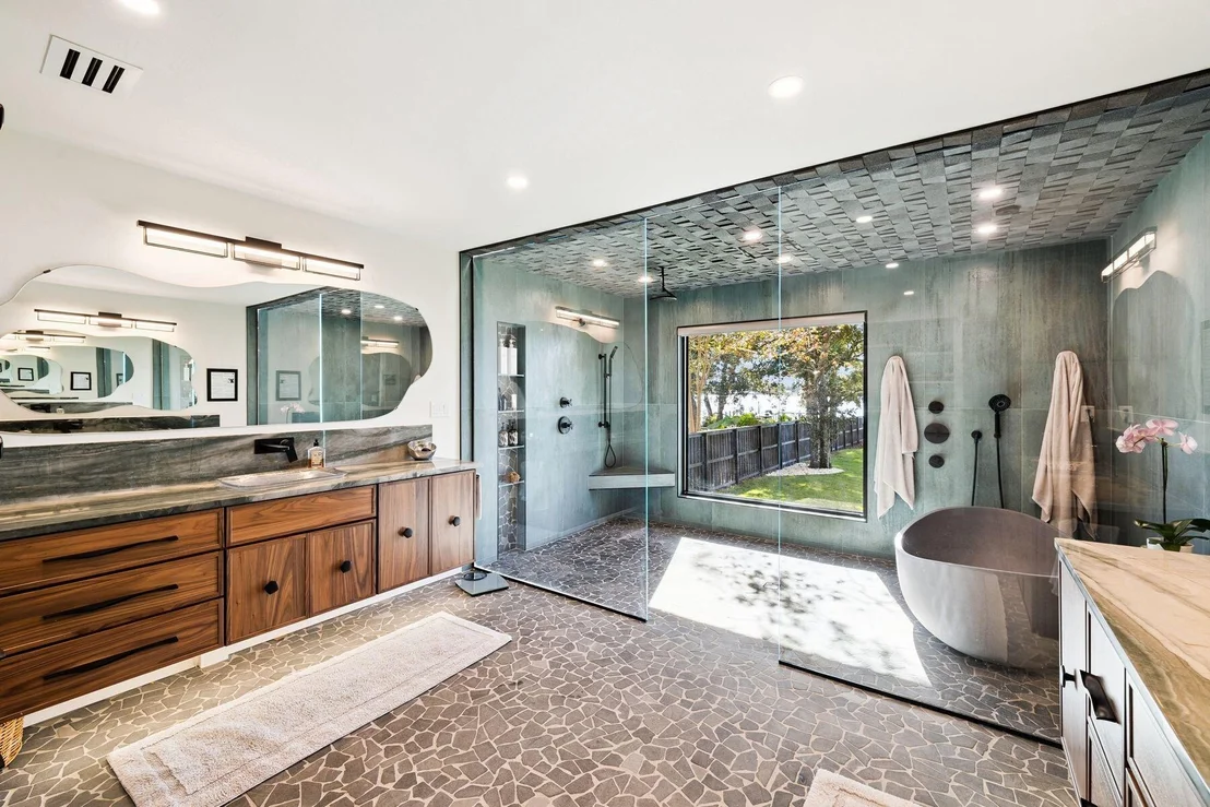 Photo of 1435 Bayshore Drive