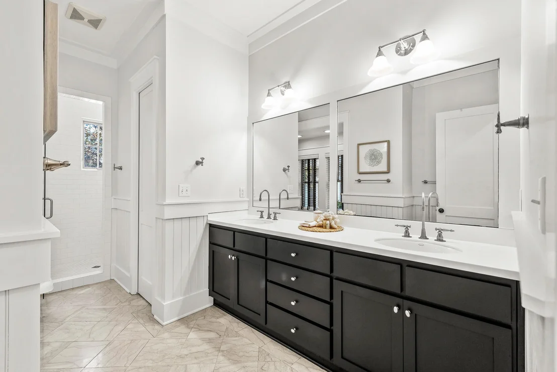 Photo of 30 N Shingle Lane