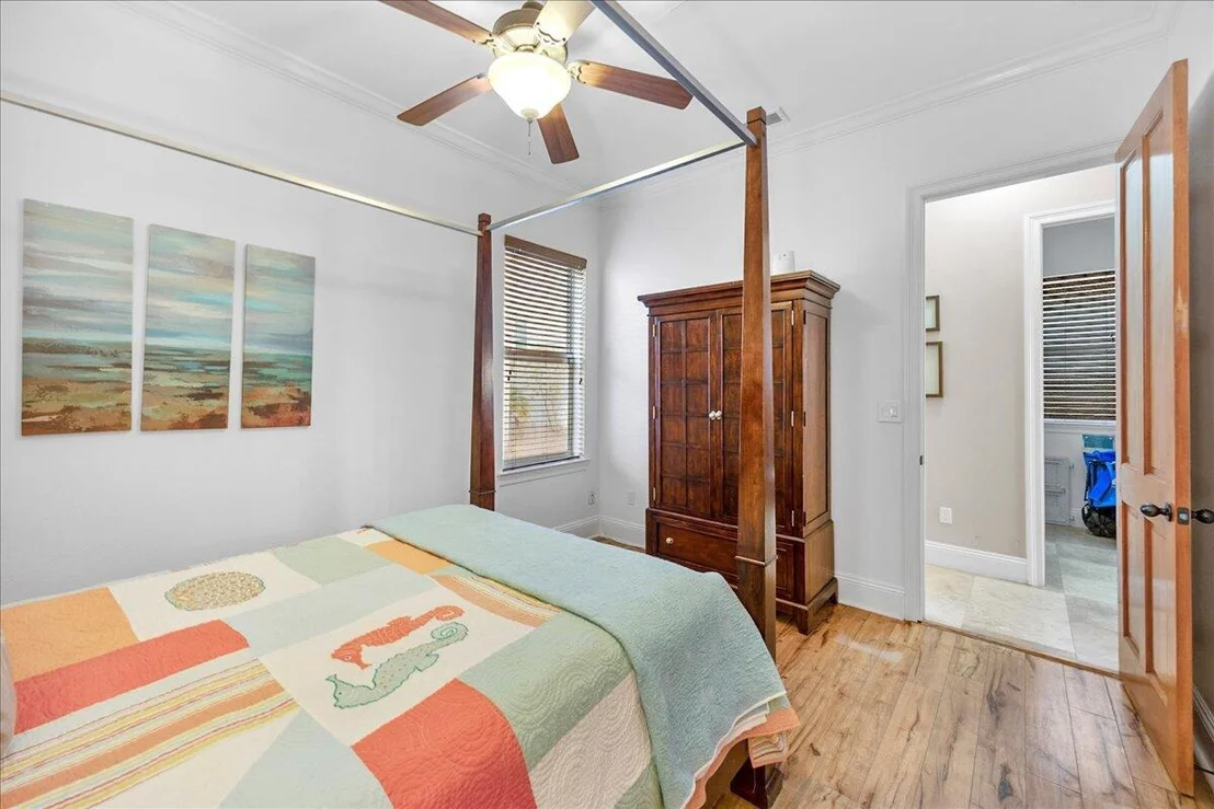 Photo of 210 W. Grand Key