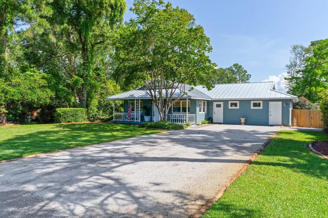 Photo of 850 Forest Shore Drive
