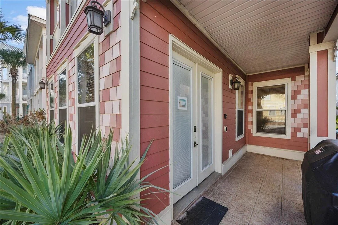 Photo of 210 W. Grand Key