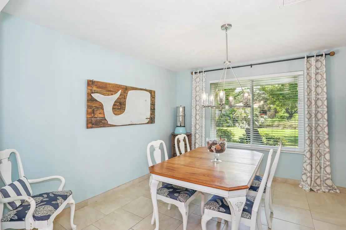 Photo of 424 Dracena Way