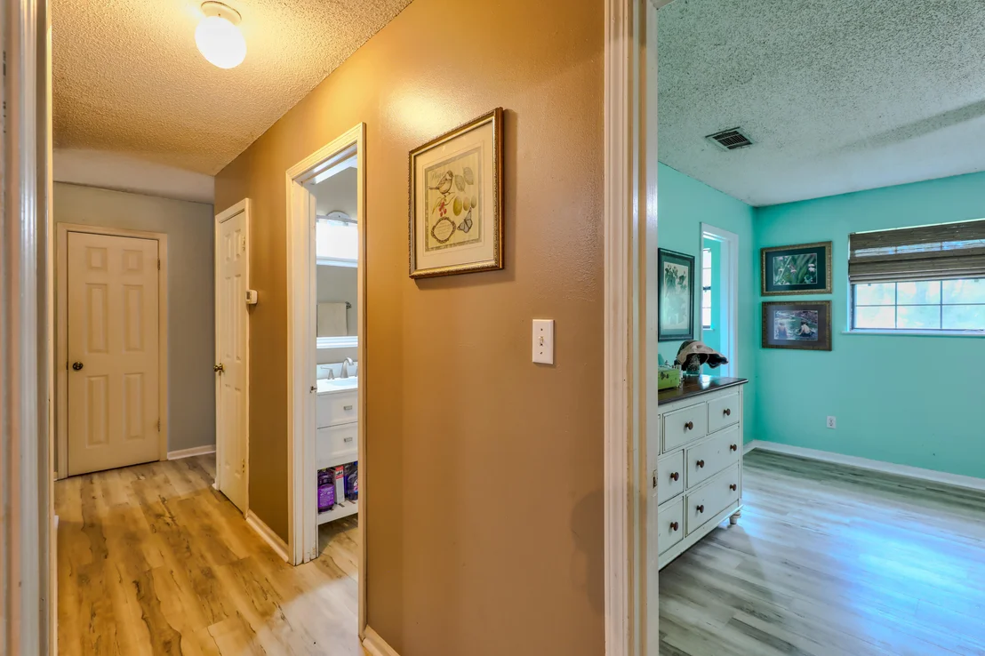 Photo of 11 W Bayou Forest Drive