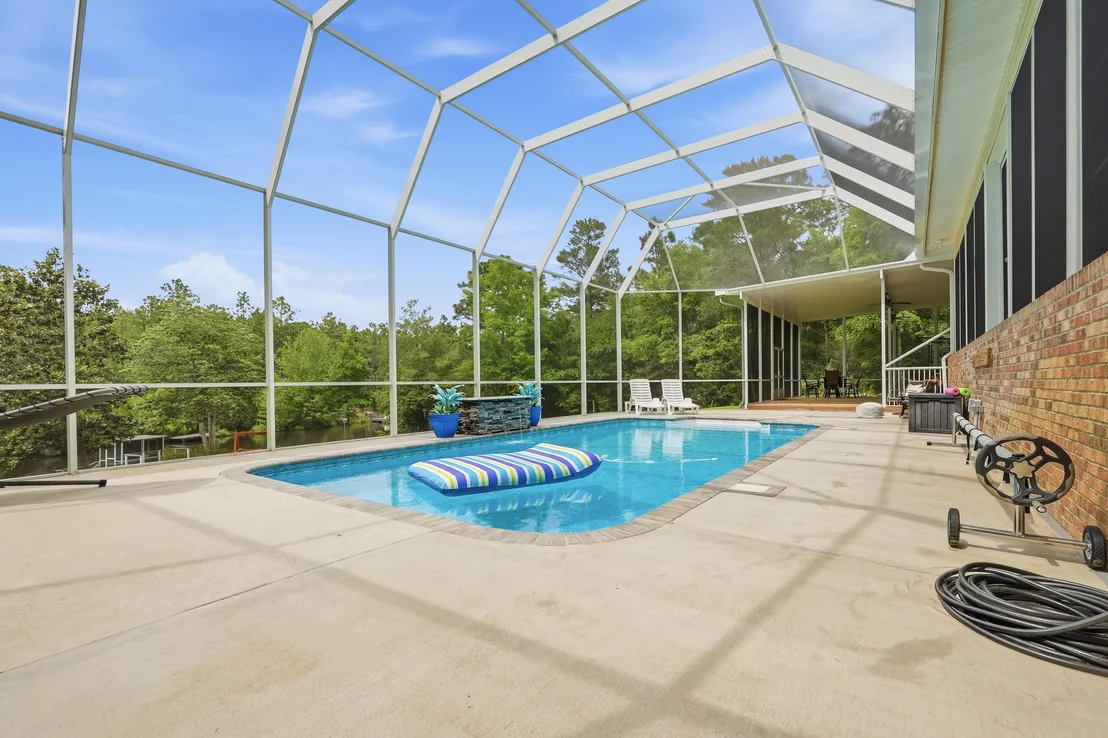 Photo of 4063 Lakeview Drive