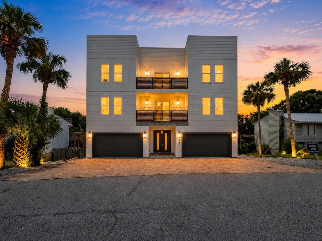 Photo of 326 Summit Drive