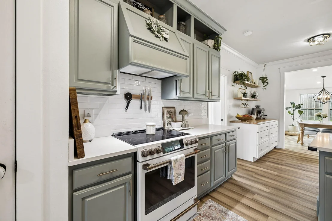 Photo of 1025 Forest Shore Drive