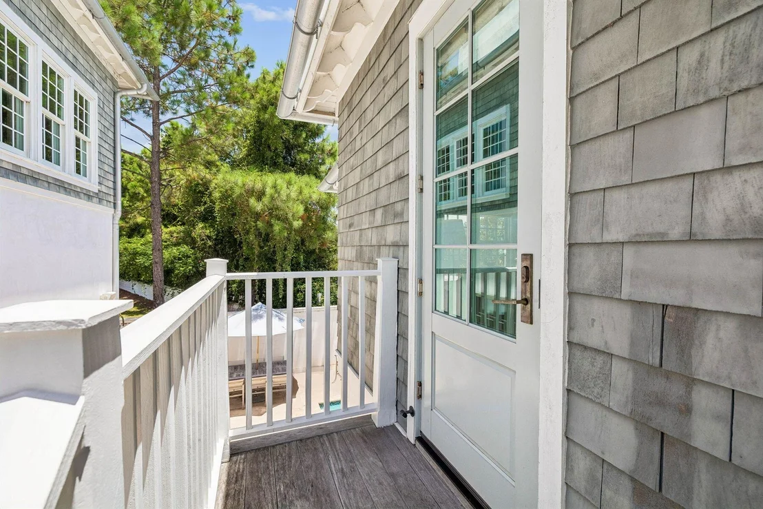 Photo of 179 E Kingston Road