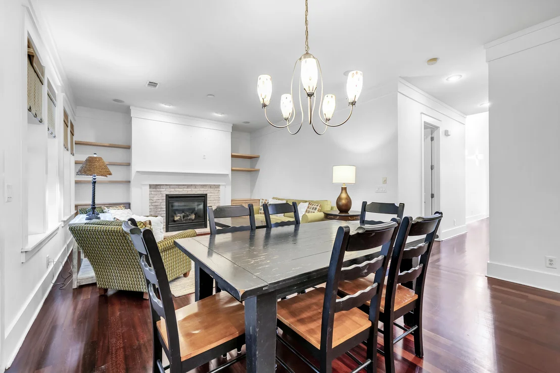 Photo of 1303 Laurel Way