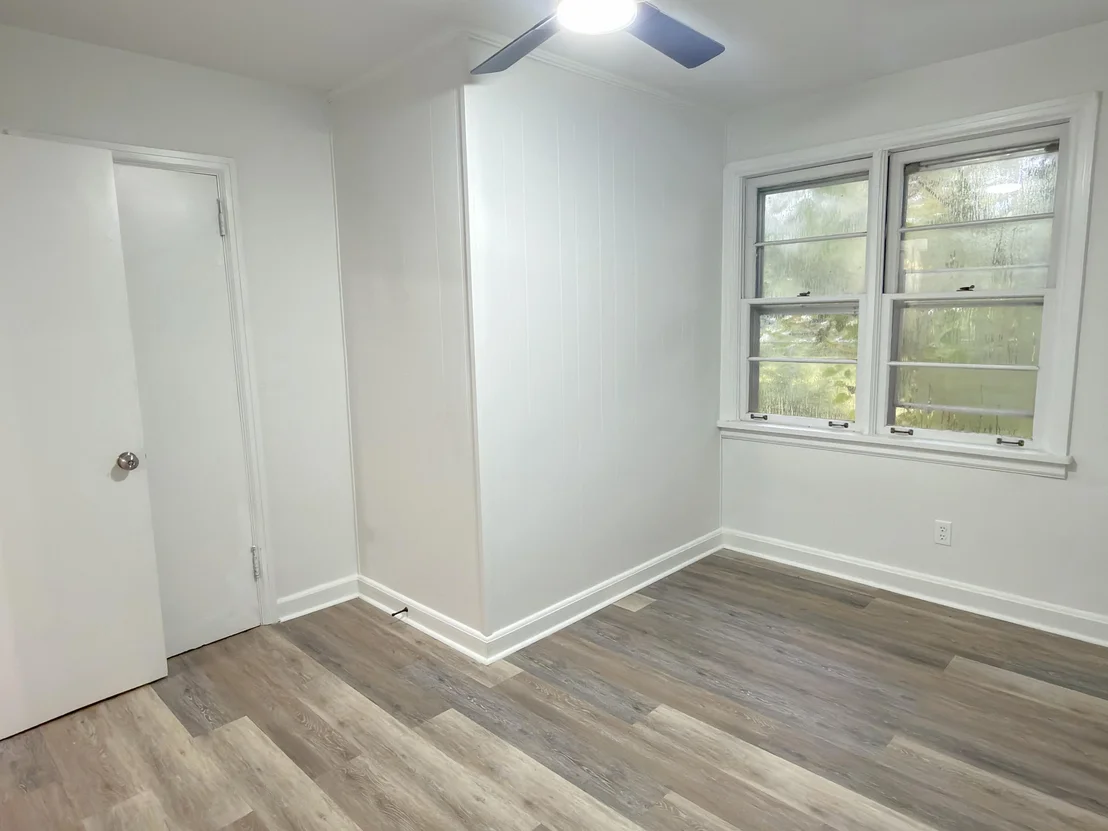 Photo of 215 E 3rd Avenue