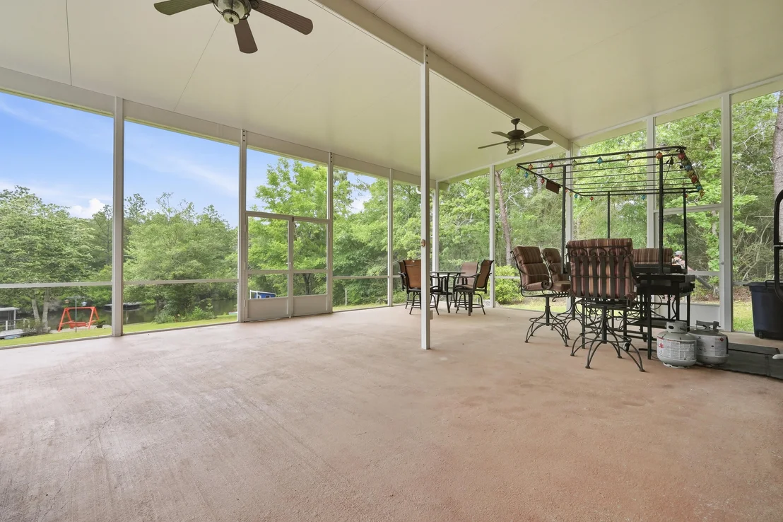 Photo of 4063 Lakeview Drive