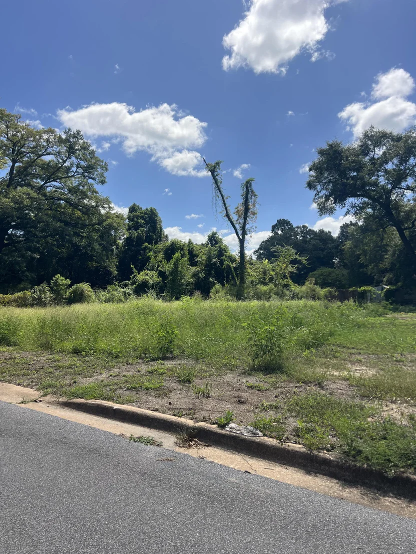 Photo of 625 W Walnut Avenue