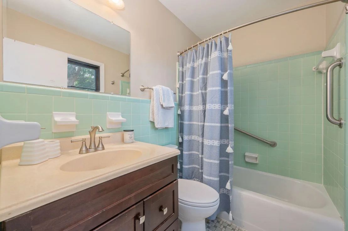 Photo of 1005 Julia Avenue