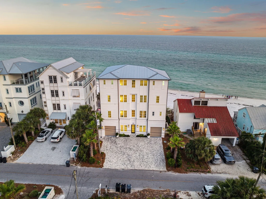 Photo of 323 Pompano Street