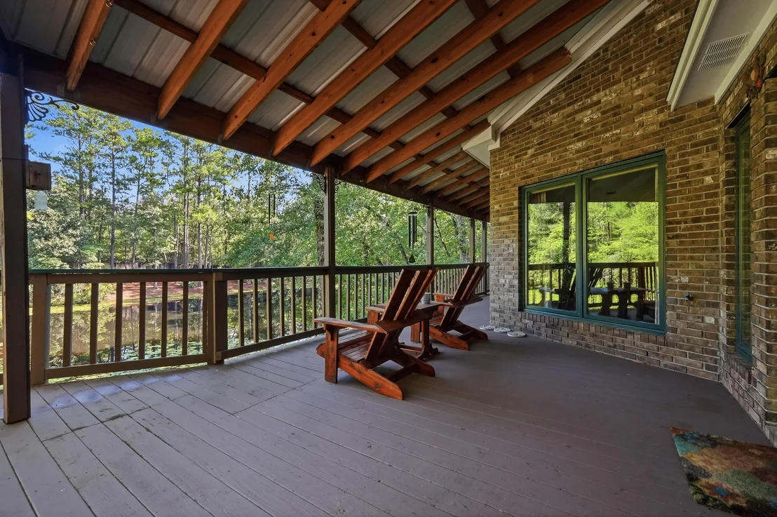 Photo of 5845 White Oak Drive
