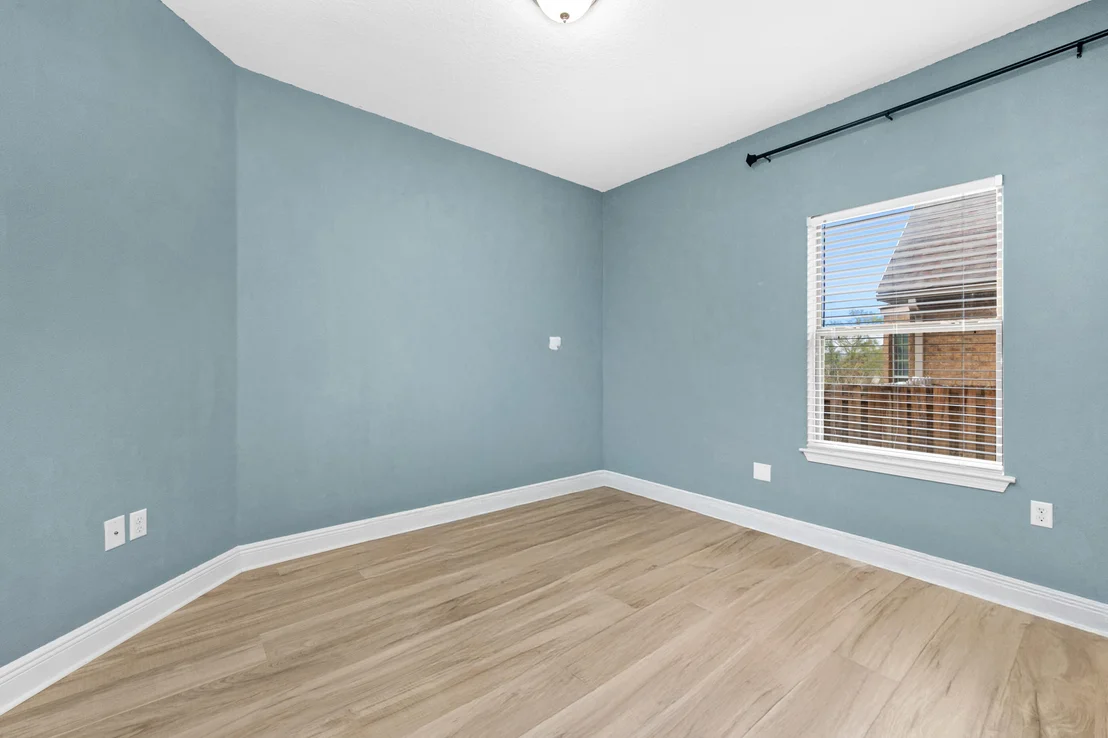 Photo of 653 Red Fern Road
