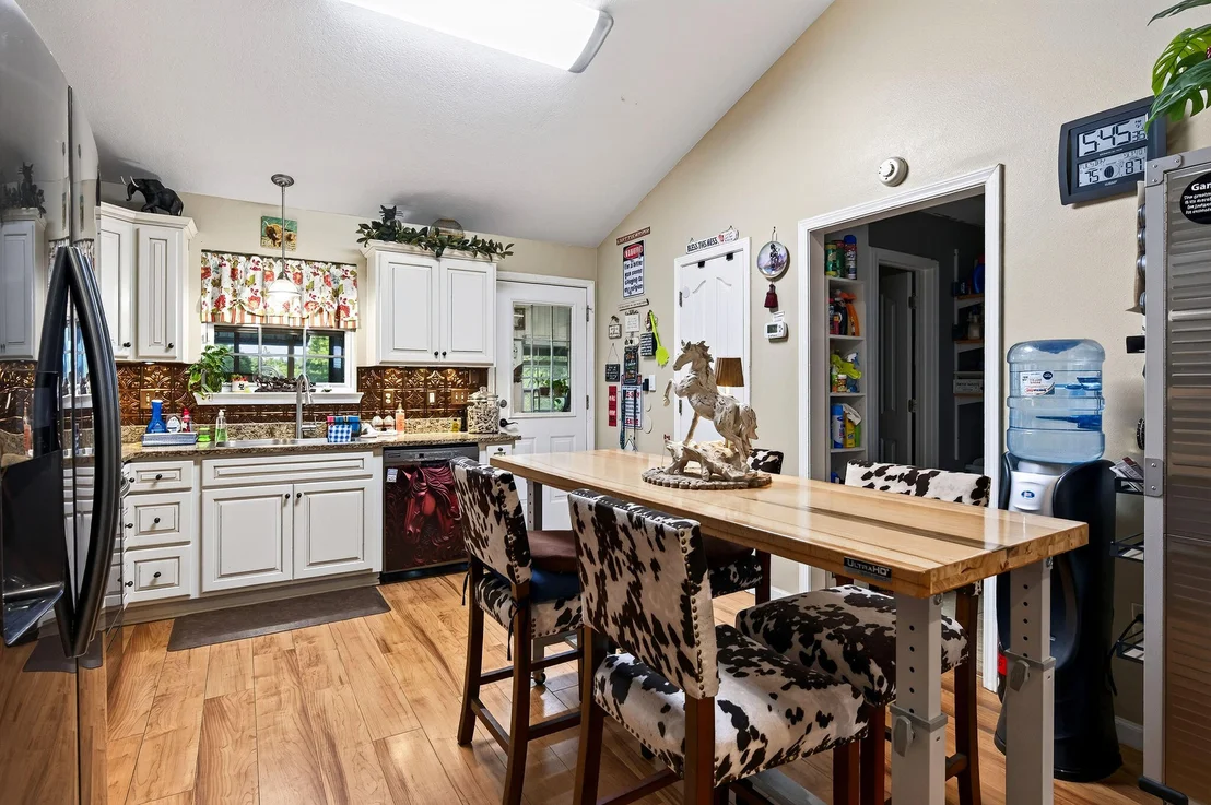 Photo of 635 Southside Drive