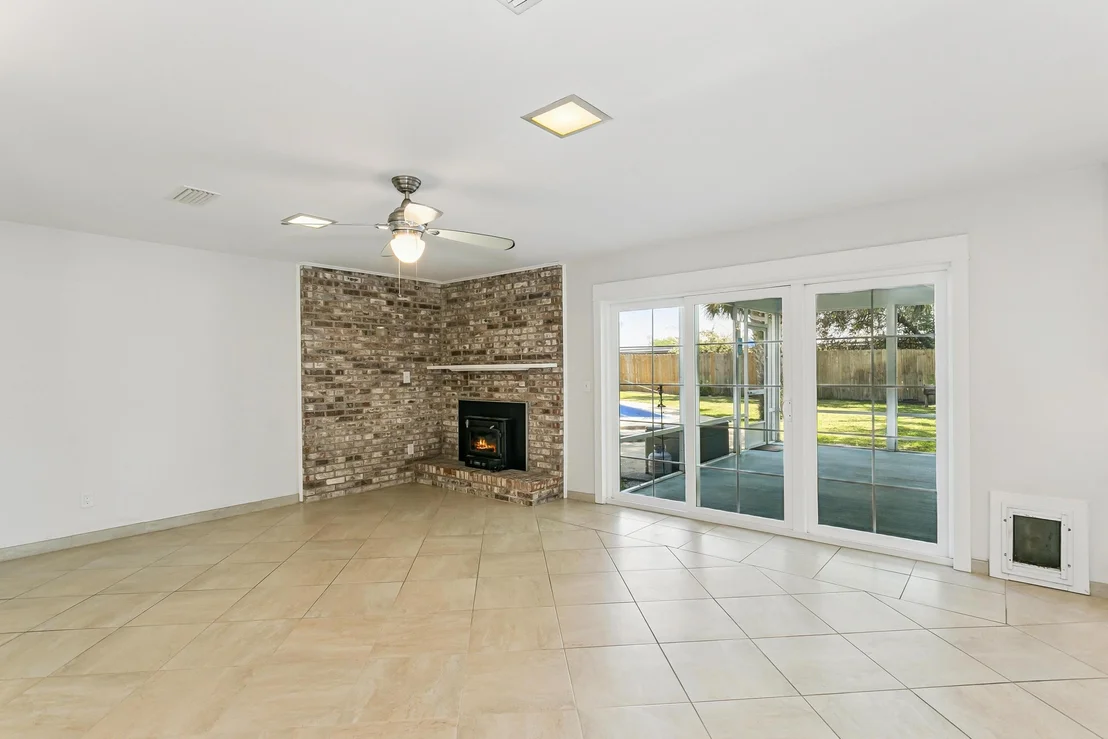 Photo of 424 Dracena Way