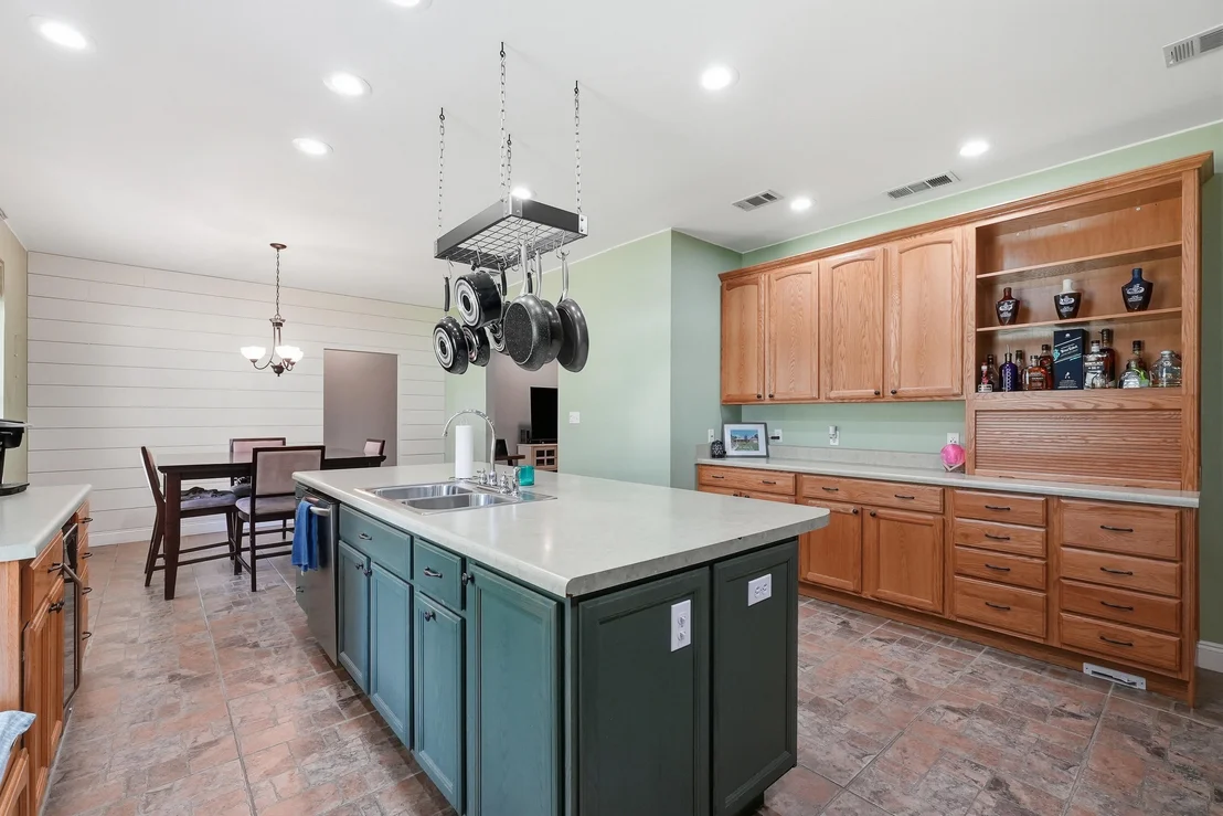 Photo of 4063 Lakeview Drive