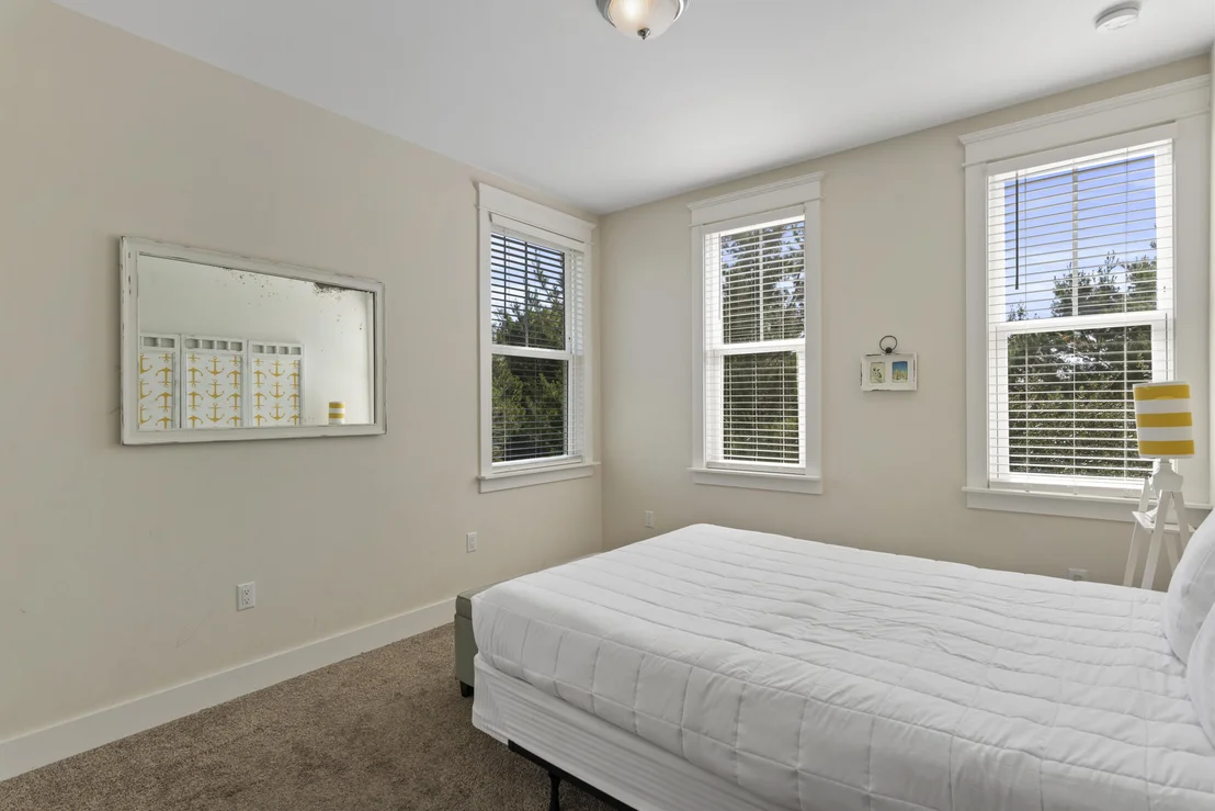Photo of 470 Gulfview Circle
